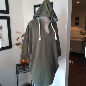 Maria Luna Olive 3/4 Sleeve Sweatshirt. Sz. Large